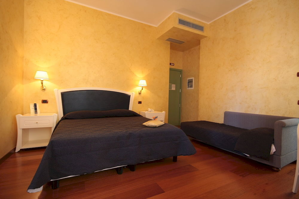 Hotel Rojan Sulmona Kültér fotó