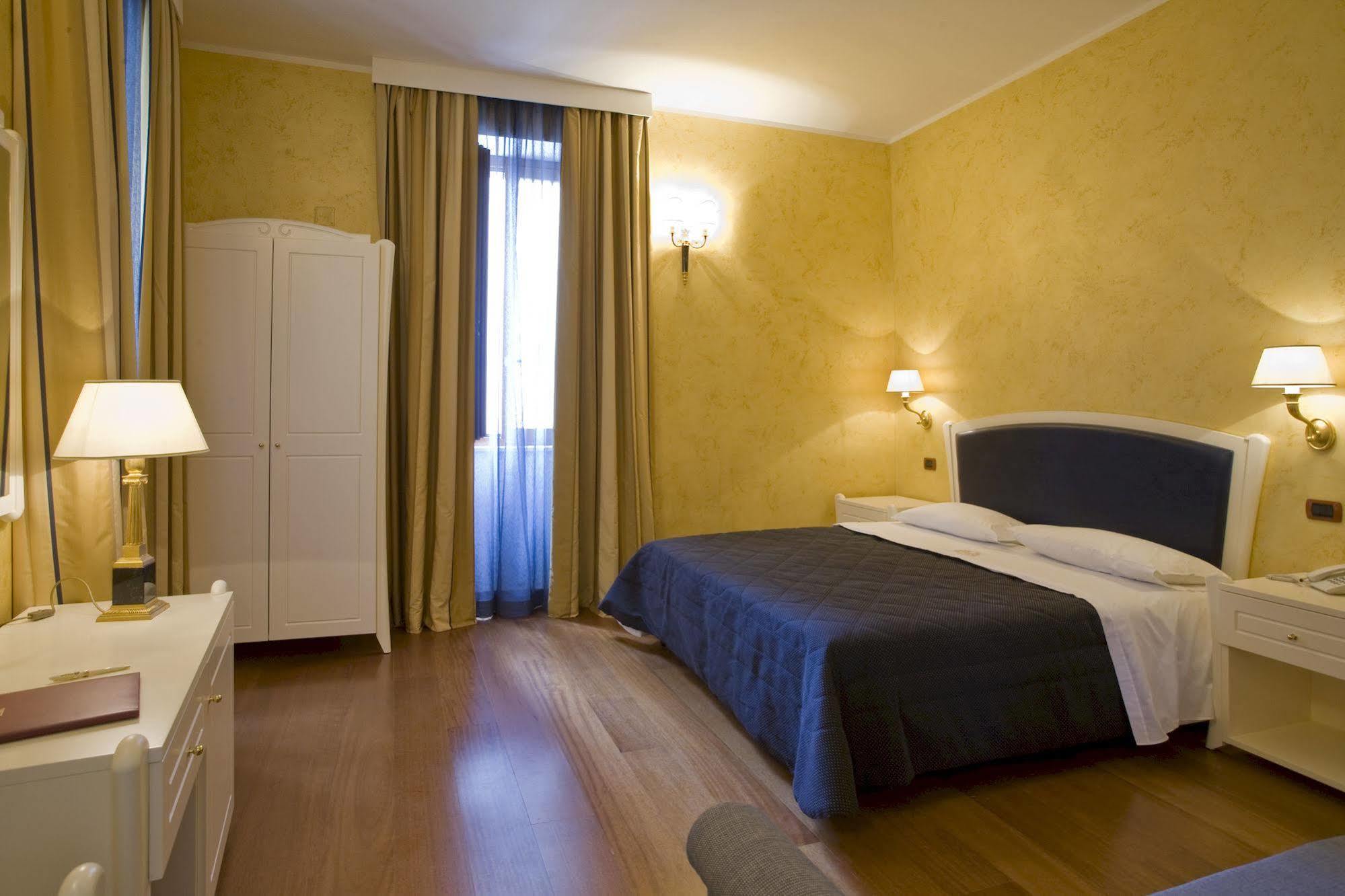 Hotel Rojan Sulmona Kültér fotó