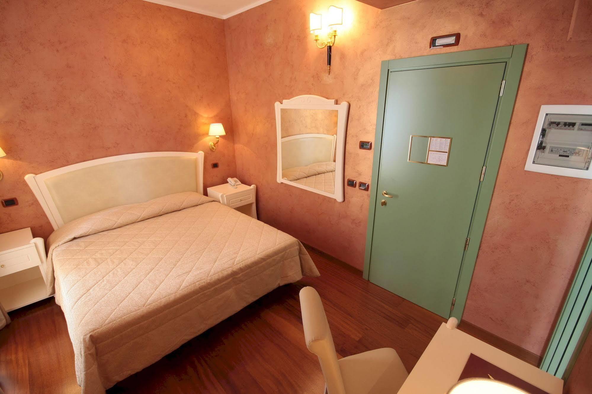 Hotel Rojan Sulmona Kültér fotó