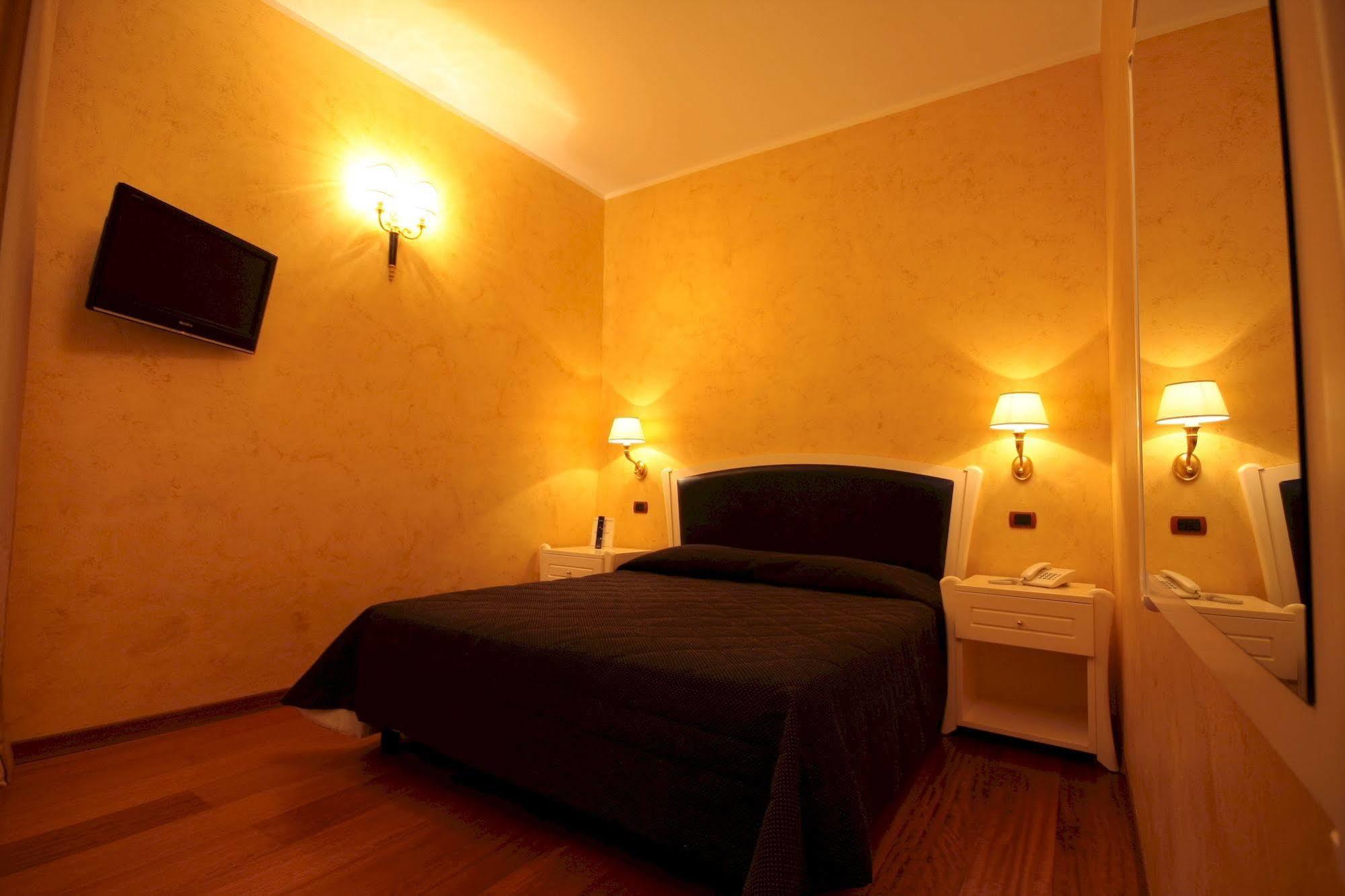Hotel Rojan Sulmona Kültér fotó