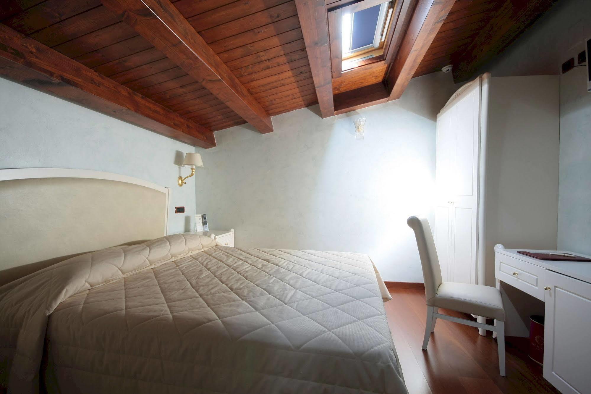 Hotel Rojan Sulmona Kültér fotó