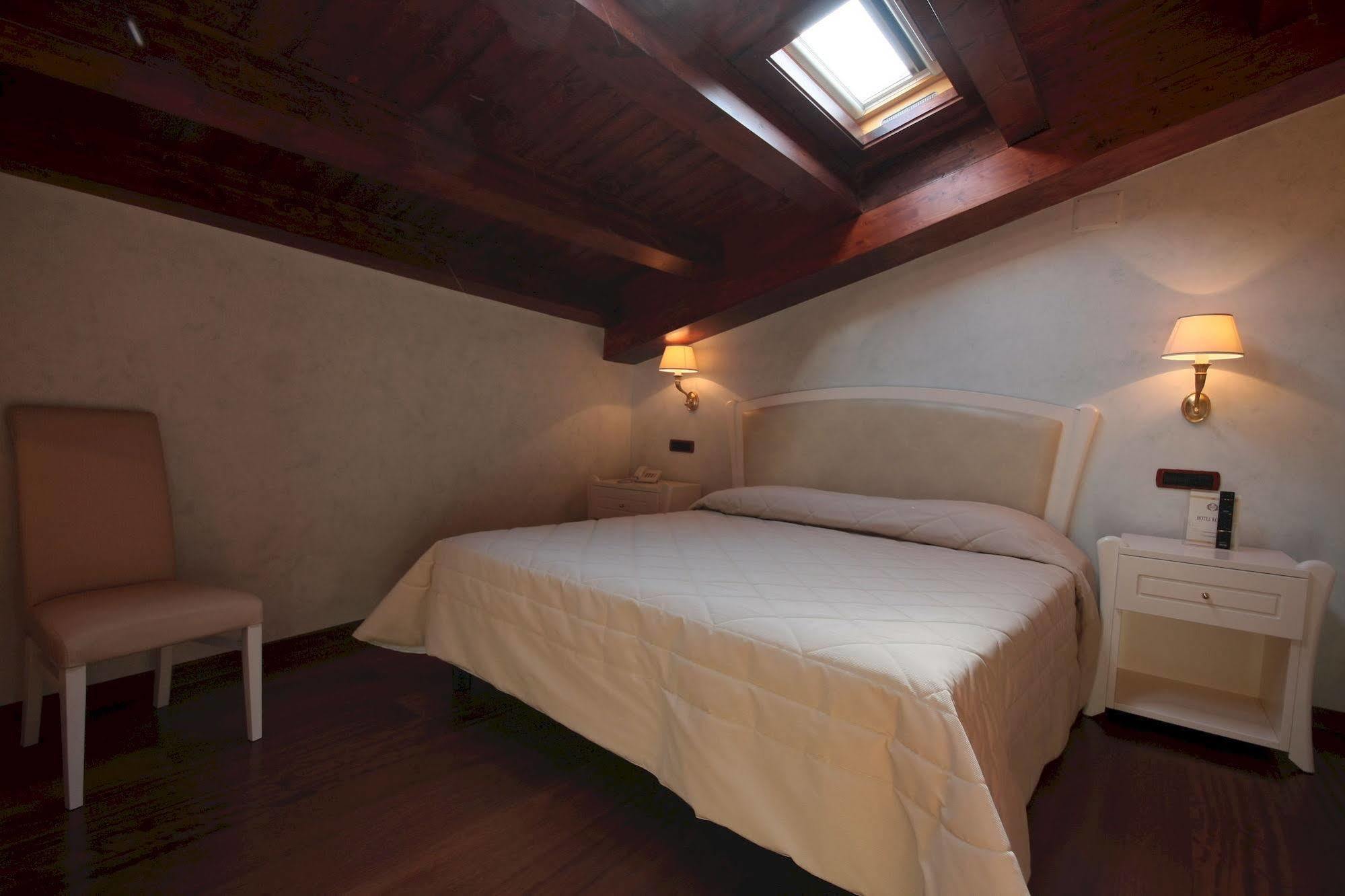 Hotel Rojan Sulmona Kültér fotó