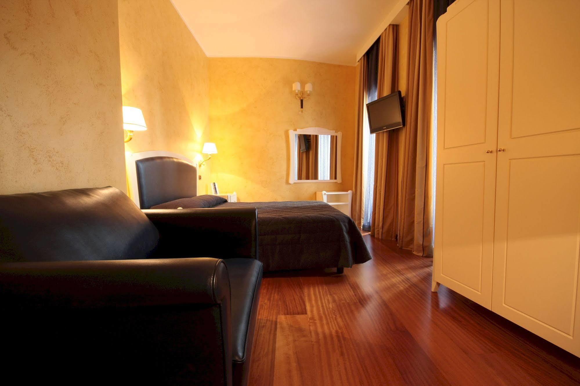 Hotel Rojan Sulmona Kültér fotó