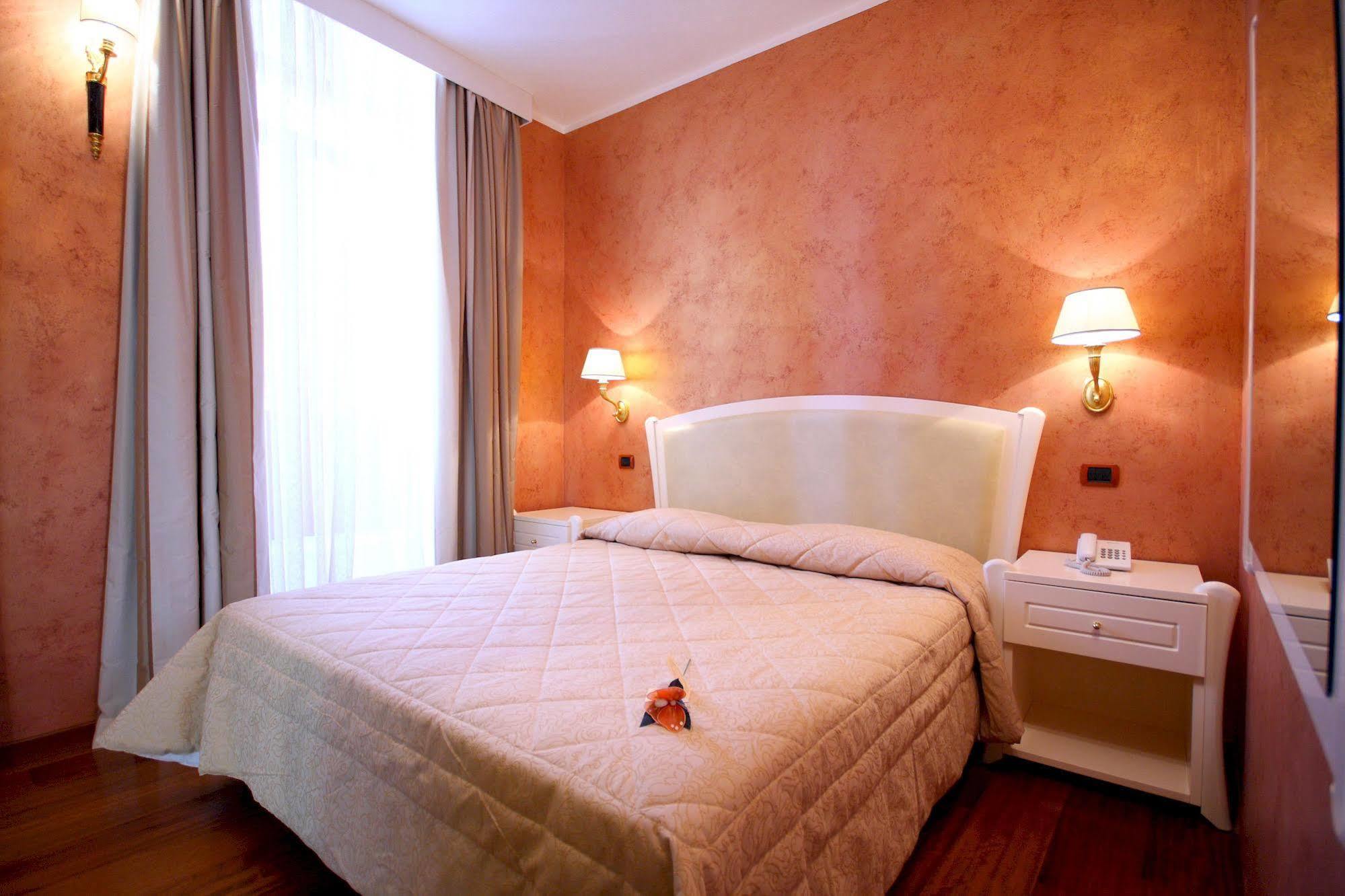 Hotel Rojan Sulmona Kültér fotó