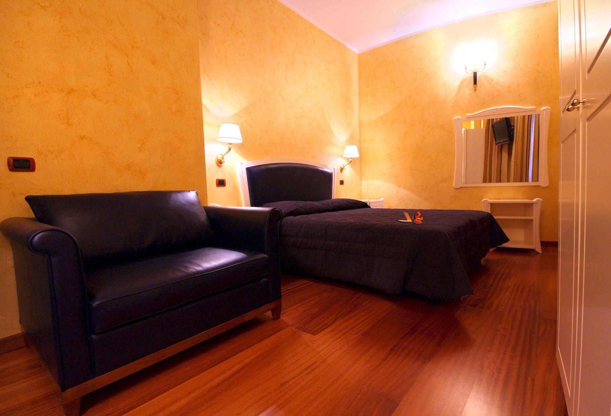 Hotel Rojan Sulmona Kültér fotó